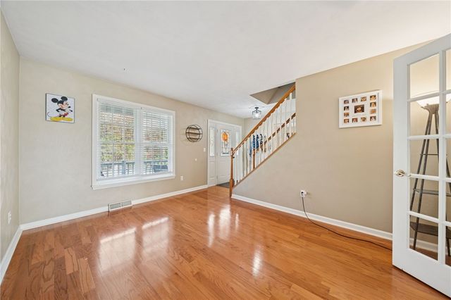 227 Sandworks Rd, Hempfield Twp, PA 15639