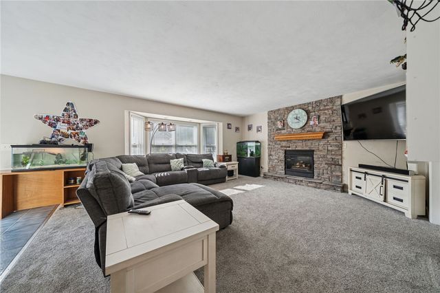 227 Sandworks Rd, Hempfield Twp, PA 15639