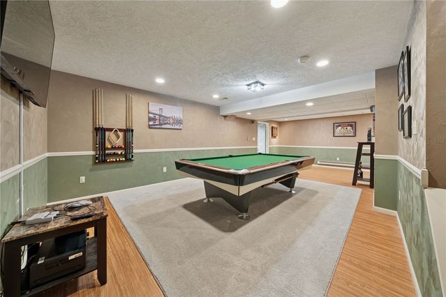 227 Sandworks Rd, Hempfield Twp, PA 15639