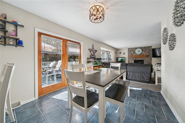 227 Sandworks Rd, Hempfield Twp, PA 15639