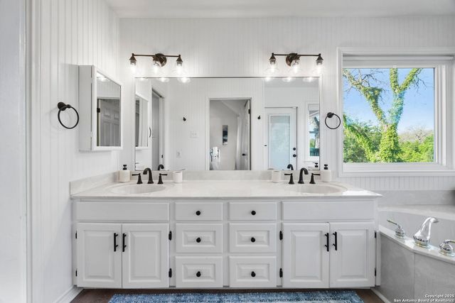 34 river oak, Seguin, TX 78155
