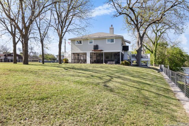 34 river oak, Seguin, TX 78155