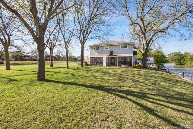 34 river oak, Seguin, TX 78155