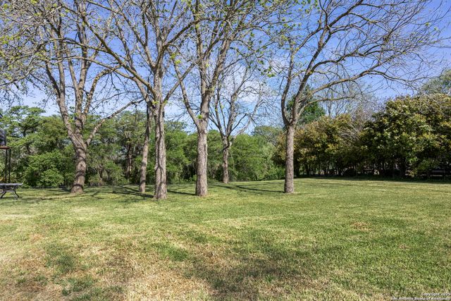 34 river oak, Seguin, TX 78155