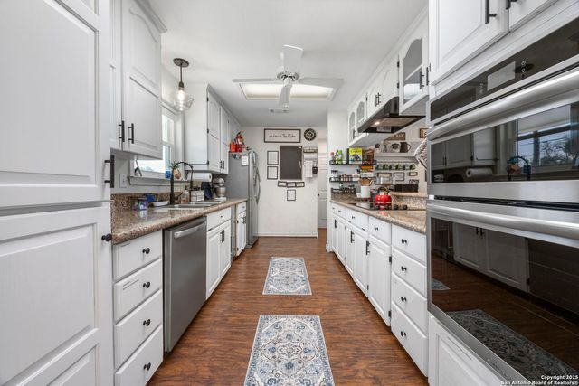 34 river oak, Seguin, TX 78155
