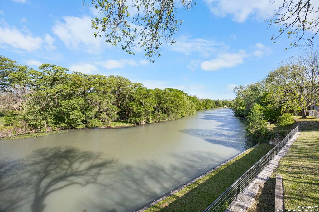 34 river oak, Seguin, TX 78155