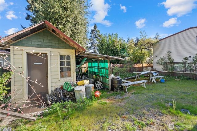14347 Ashworth Avenue N, Seattle, WA 98133