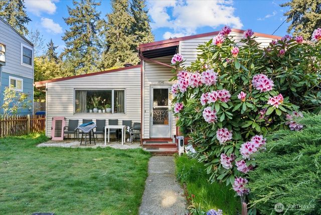 14347 Ashworth Avenue N, Seattle, WA 98133