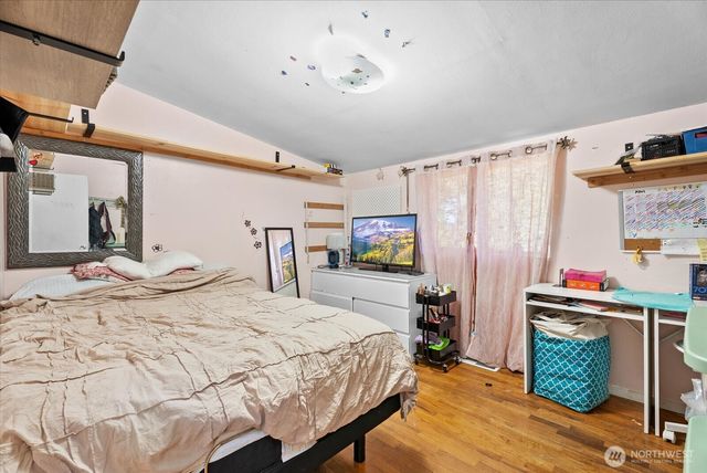 14347 Ashworth Avenue N, Seattle, WA 98133