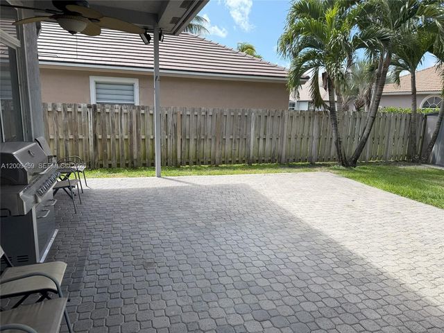 2242 NW 129th Ave, Pembroke Pines, FL 33028