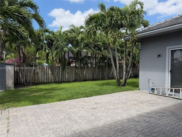 2242 NW 129th Ave, Pembroke Pines, FL 33028
