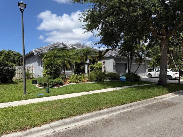 2242 NW 129th Ave, Pembroke Pines, FL 33028