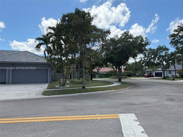 2242 NW 129th Ave, Pembroke Pines, FL 33028