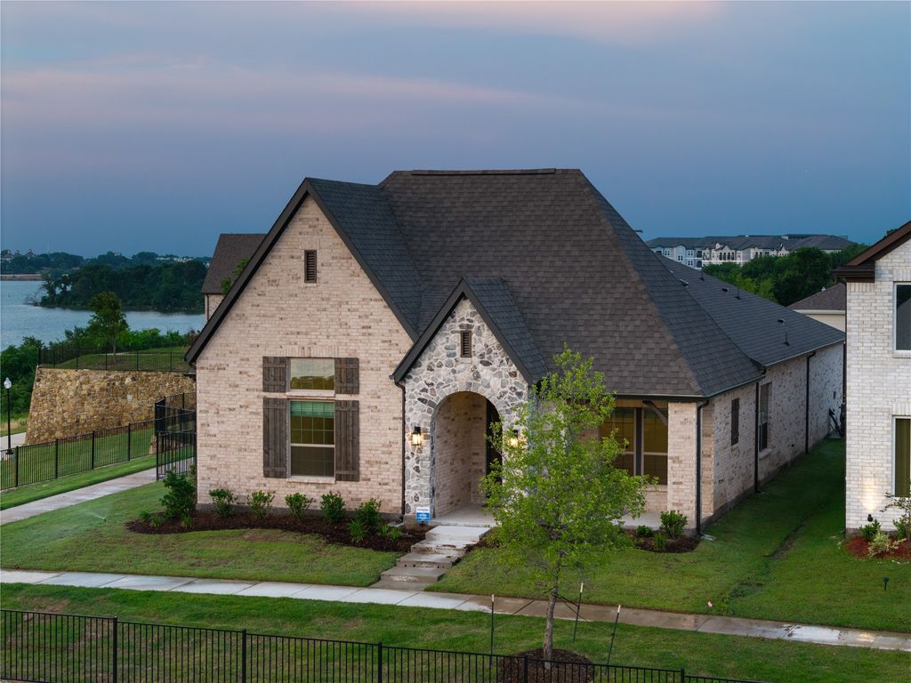 2300 Fairwater Mews, Rowlett, TX 75088