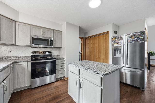 3431 Elm Drive NE, North Liberty, IA 52317