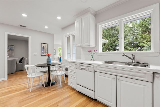 37 Chestnut Hill Terrace, Newton, MA 02467