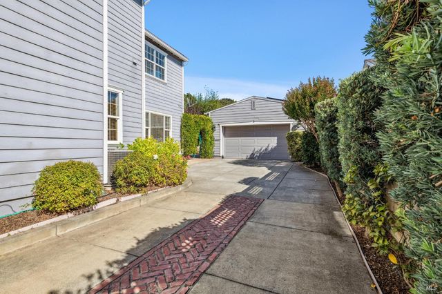 1220 Brockman Ln, Sonoma, CA 95476