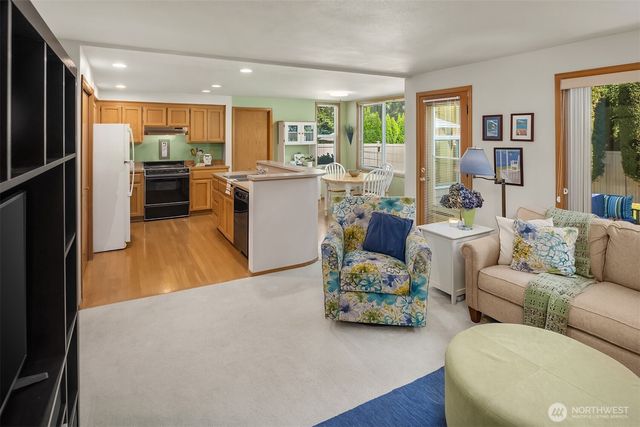 4256 255th Place SE, Sammamish, WA 98029