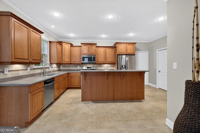 165 Keaton Drive, Fayetteville, GA 30215