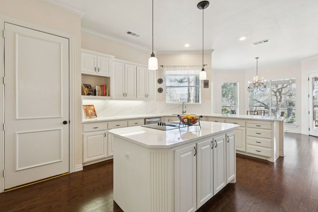 731 WYNDSOR CREEK Drive, Southlake, TX 76092