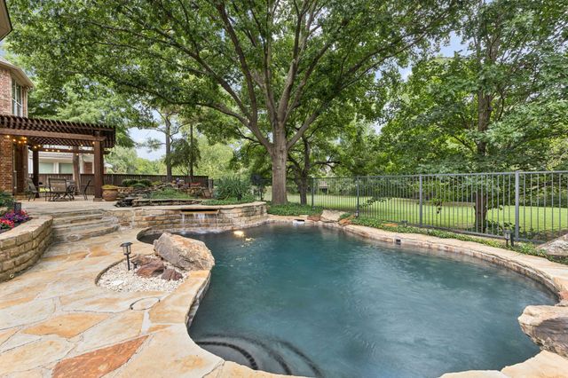731 WYNDSOR CREEK Drive, Southlake, TX 76092