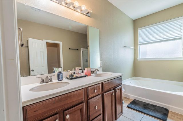 307 Autumn Creek Lane, Richmond, TX 77406