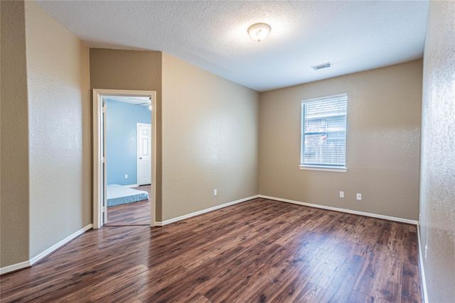 307 Autumn Creek Lane, Richmond, TX 77406