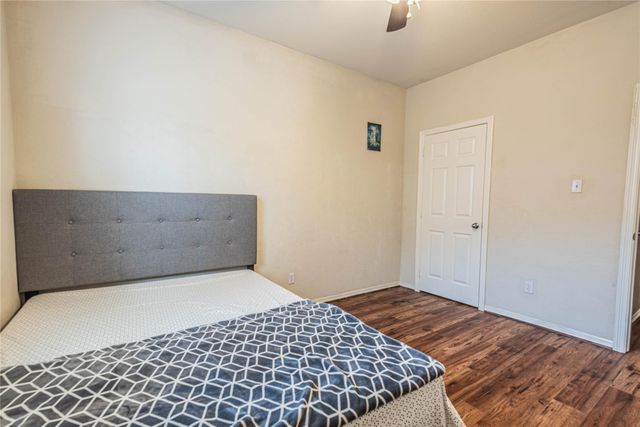 307 Autumn Creek Lane, Richmond, TX 77406