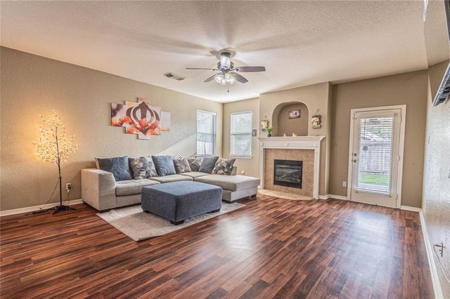 307 Autumn Creek Lane, Richmond, TX 77406