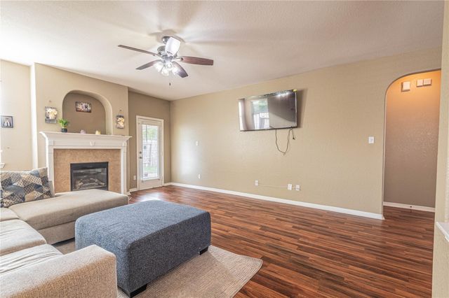 307 Autumn Creek Lane, Richmond, TX 77406