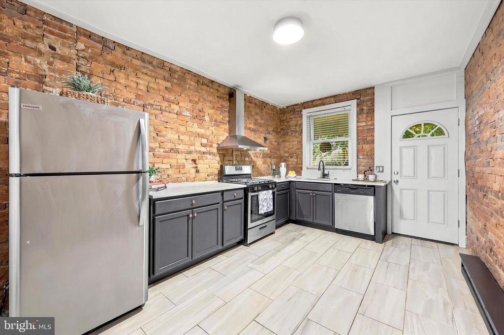 4706 FOWLER ST, Philadelphia, PA 19127