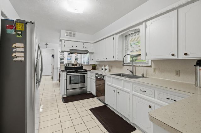 1718 Droxford Drive, Houston, TX 77008