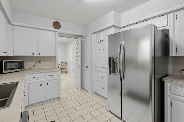 1718 Droxford Drive, Houston, TX 77008