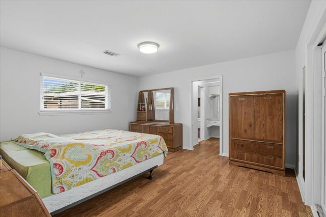 1718 Droxford Drive, Houston, TX 77008