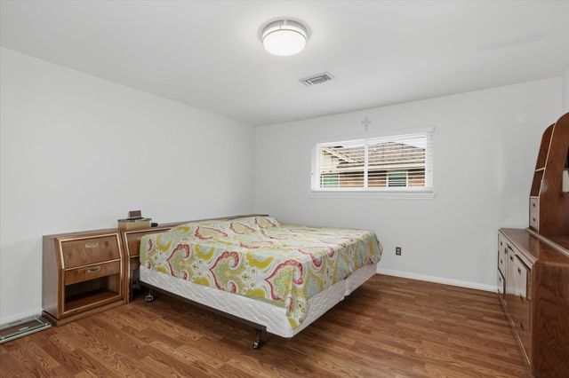 1718 Droxford Drive, Houston, TX 77008