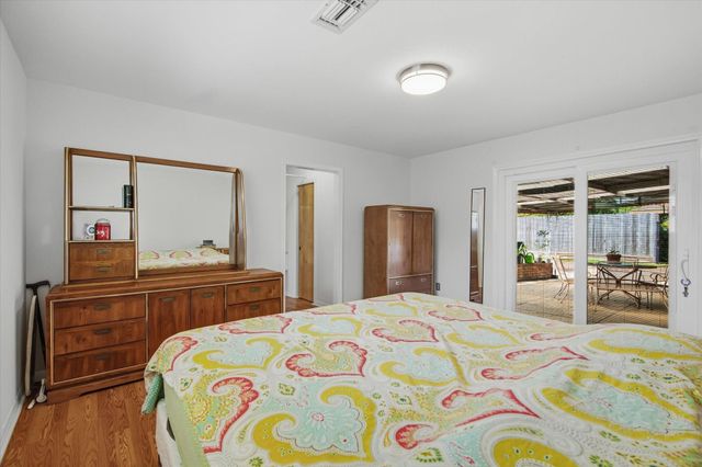 1718 Droxford Drive, Houston, TX 77008