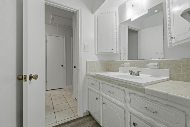 1718 Droxford Drive, Houston, TX 77008