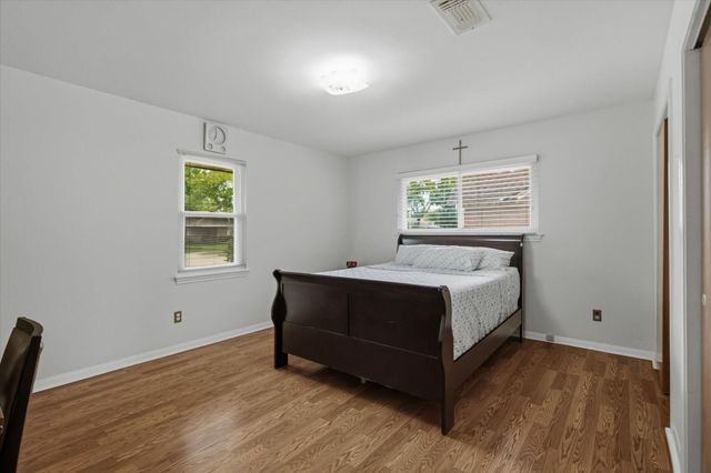 1718 Droxford Drive, Houston, TX 77008