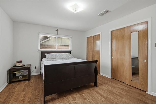 1718 Droxford Drive, Houston, TX 77008