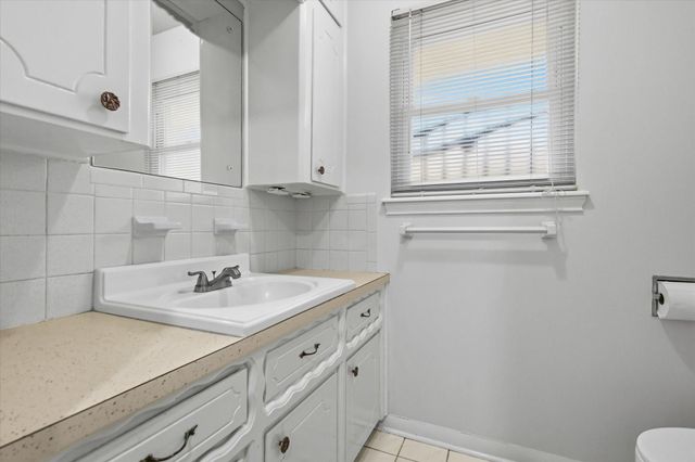 1718 Droxford Drive, Houston, TX 77008