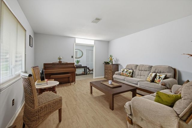 1718 Droxford Drive, Houston, TX 77008