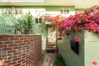 5589 1/2 Village, Los Angeles, CA 90016
