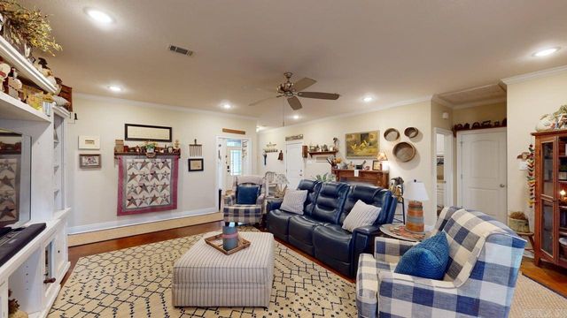 1875 Pecan Creek Drive, Conway, AR 72034