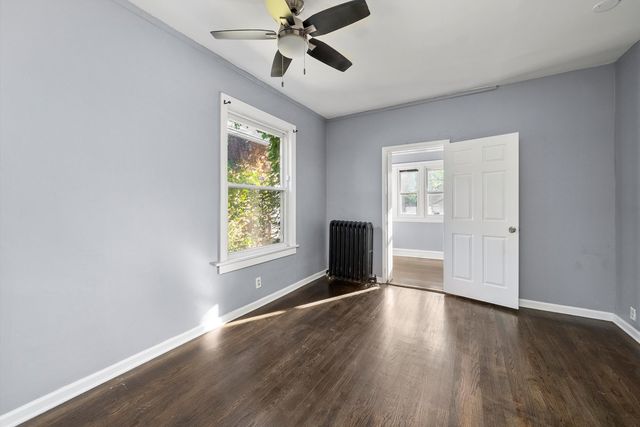 7643 S Paxton Avenue, Chicago, IL 60649