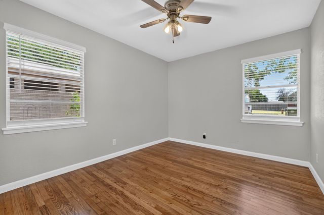 900 NW 11th Street, Mineral Wells, TX 76067
