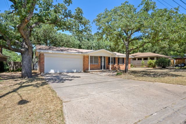 900 NW 11th Street, Mineral Wells, TX 76067