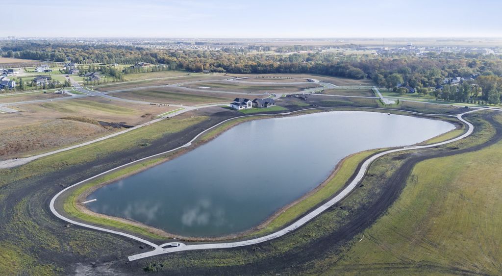 8209 Hebgen Drive, Horace, ND 58047