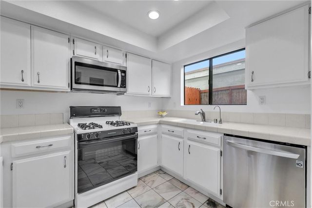 229 W Wilson Street 10, Costa Mesa, CA 92627