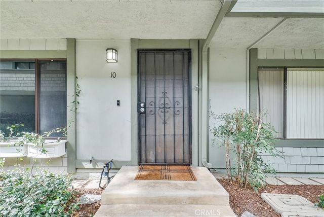 229 W Wilson Street 10, Costa Mesa, CA 92627