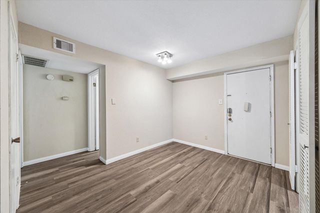 4647 Wild Indigo Street 359, Houston, TX 77027